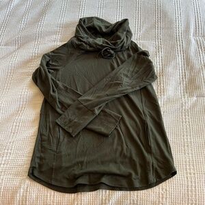 Cowl neck lightweight long sleeved shirt